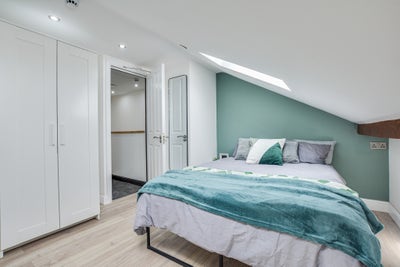 One Room Available in Student Home 🏘️ Main Photo