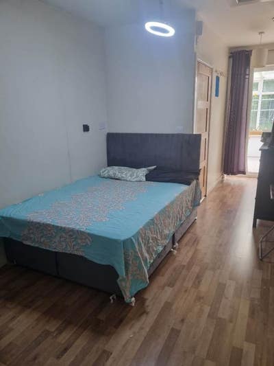 Spacious En-suite room to rent in Stockport, SK4 Main Photo