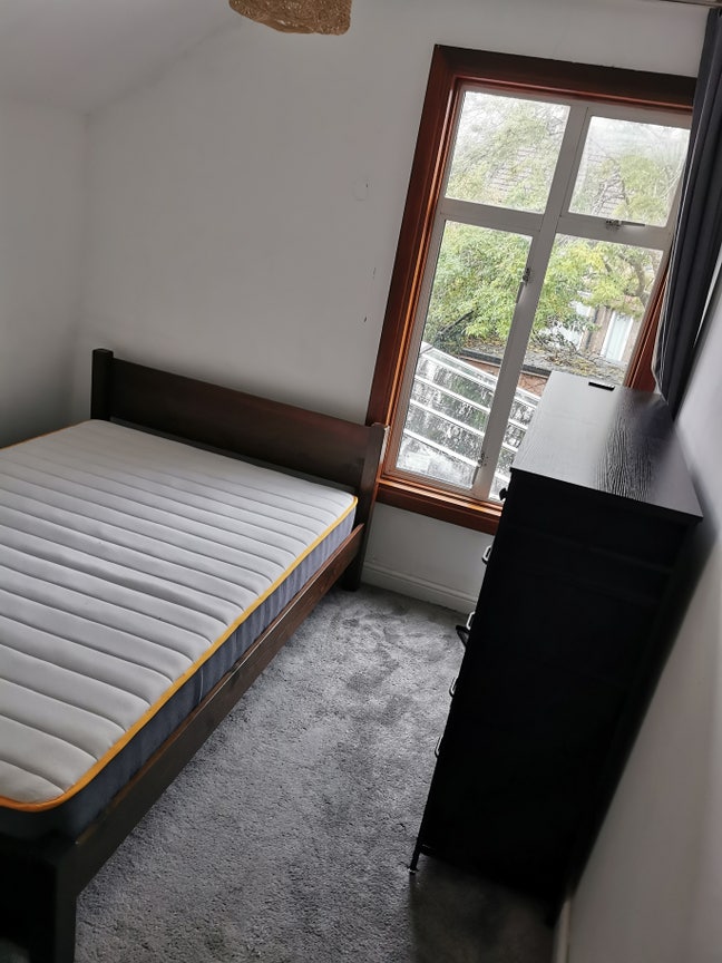 Double room in single occupancy large house Main Photo