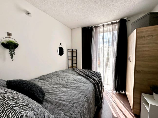 Bow/ Mile End Double room/ Garden available!  Main Photo