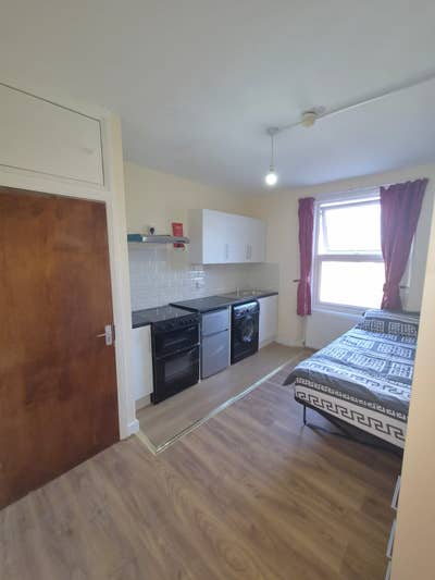 Studio Flat in Turnpike Lane Main Photo