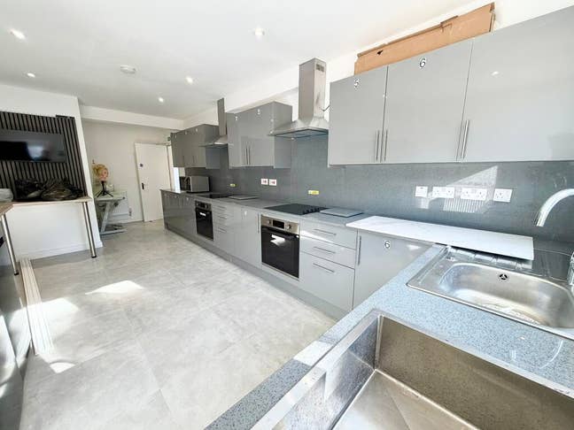 Stunning Brand New En-Suite Rooms – All Bills Incl Main Photo