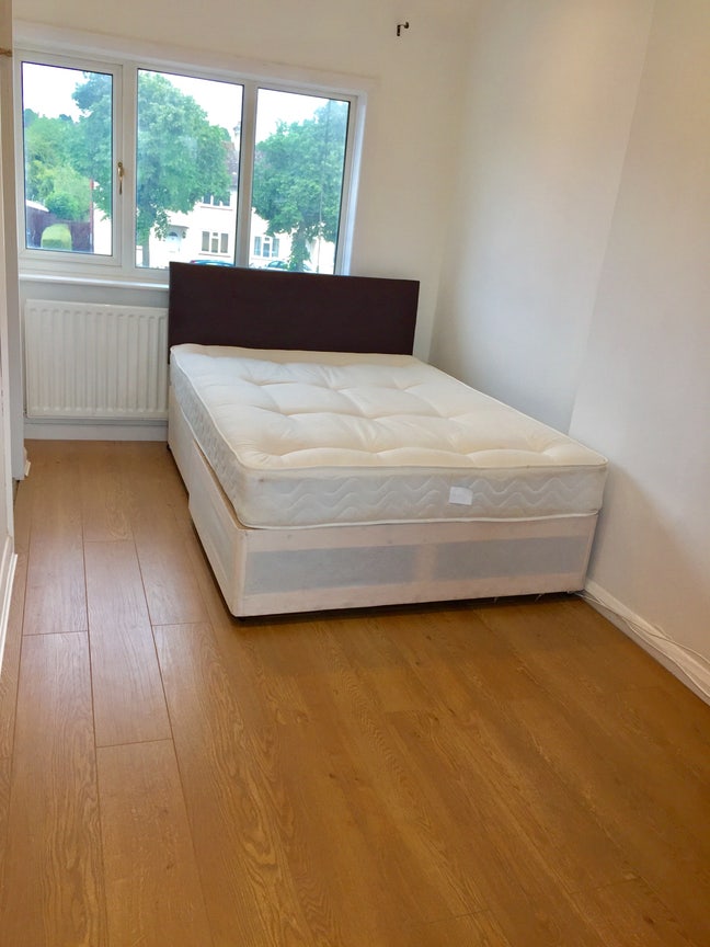 Double ensuite and single rooms close to RDH Main Photo
