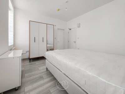 Stunning Double En-Suite Room – Brimsdown Station  Main Photo