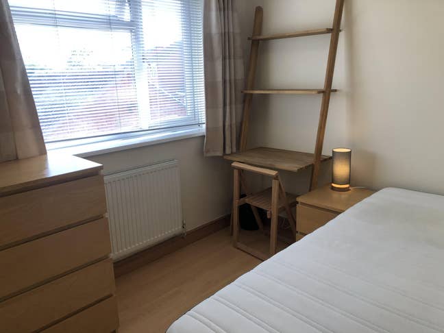 Beautiful furnished double room available. Main Photo
