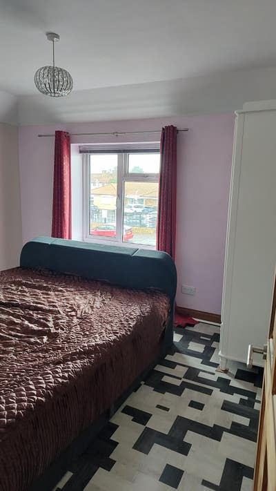 Furnished double room with TV &pound;750 pcm Main Photo