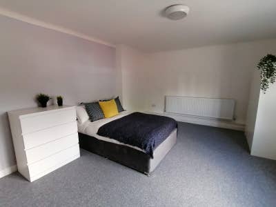 ** Room Available** All Bills Included **  Main Photo