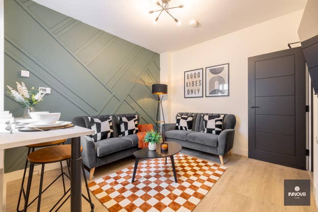 Stunning Ground Floor Ensuite Room in BT5 HMO! Main Photo