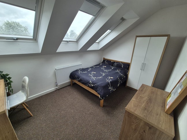 Double furnished room Bristol Downend &pound;625 Main Photo