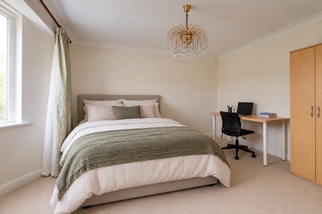 Cozy 5 bed house in great baddow   Main Photo