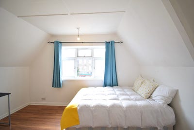 Comfortable Room in Modern Flatshare! Main Photo