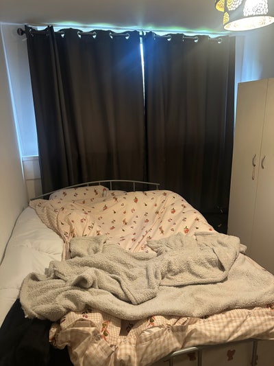 One double bedroom available in West End/Maryhill! Main Photo
