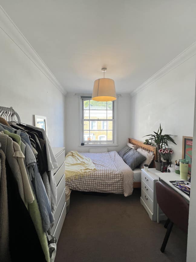 Sunny Room Available in De Beauvoir from Oct 31st Main Photo