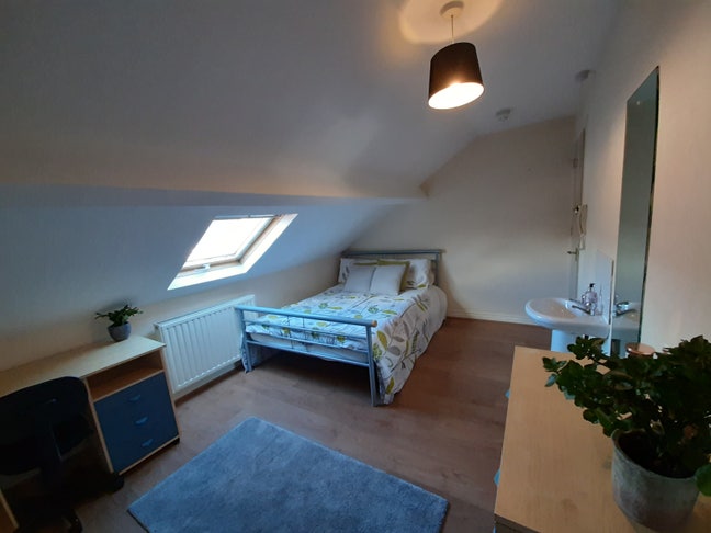 High Quality  House Share Main Photo