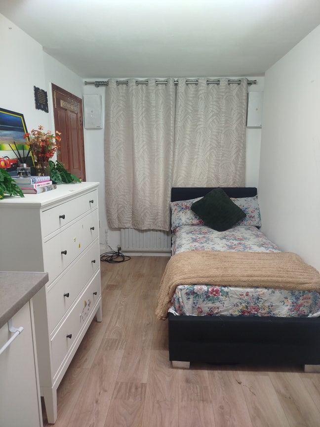 Studio style En-Suite with kitchenette Main Photo