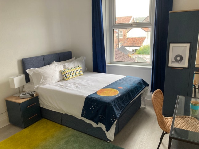 En-suite Double Bedroom near Weston Hospital! Main Photo