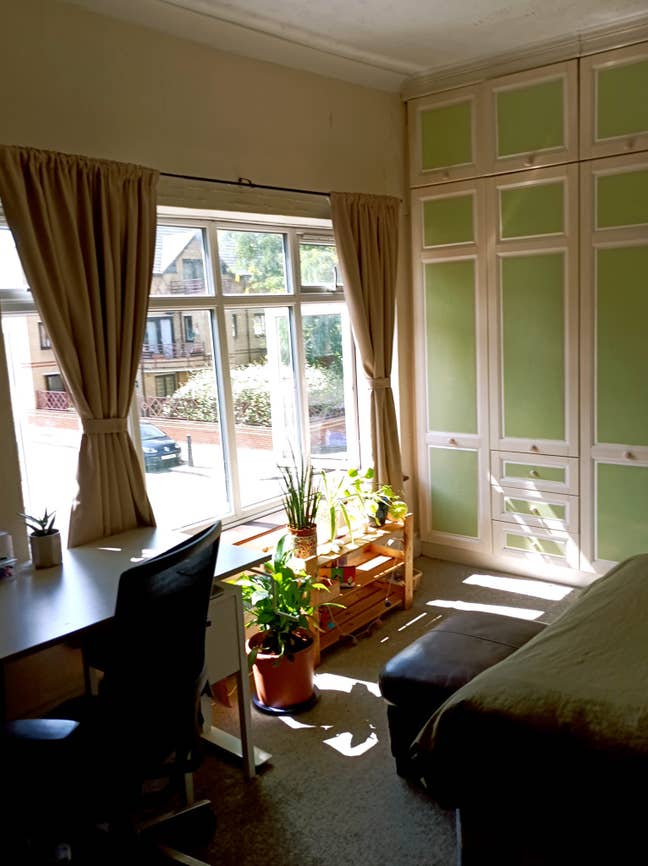 Double room available**6 months term** Main Photo