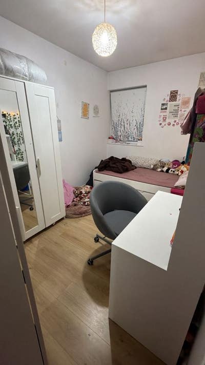 Fully Furnished Double Room to Rent – RM8 2AX Main Photo