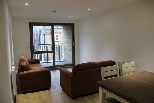 Very Modern En-Suite Bedroom with Balcony Main Photo