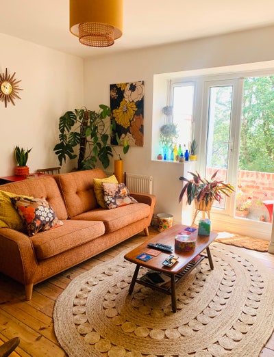 Bright and Airy Double Room Avail in Art Deco Flat Main Photo