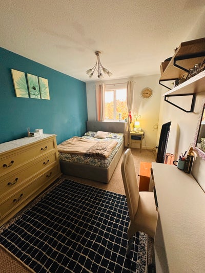 A double bedroom available for rent  Main Photo