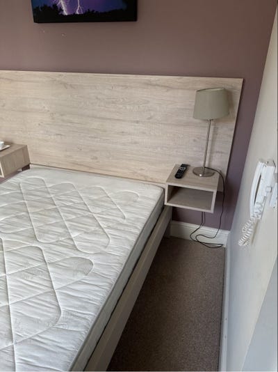 Room available in a good spacious house Main Photo