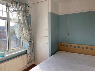 Spacious rooms in 3-bed house  Main Photo