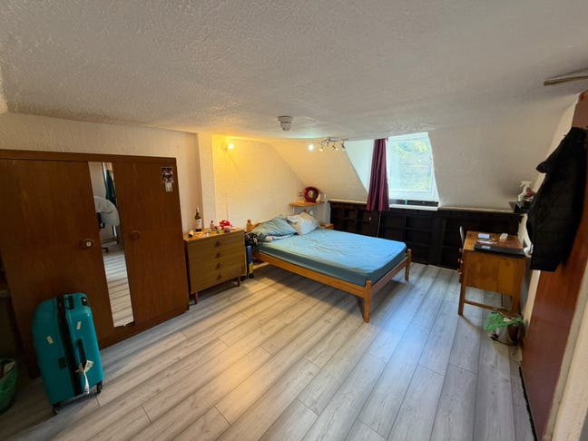 31 Zinzan Street Main Photo