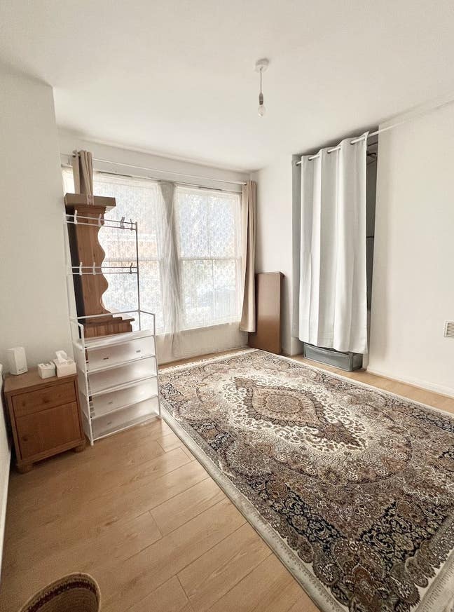 Bright Double Room in Peaceful Acton Home  Main Photo