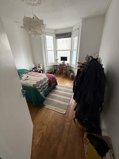 Dbl Room in Friendly Harlesden Flat (short-term) Main Photo