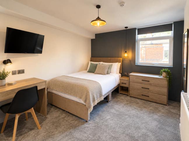 Studio room - only &pound;625! Main Photo