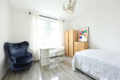  Beautiful Garden-Facing Double Room in Big House. Main Photo
