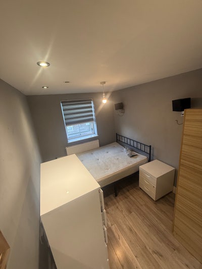 2 great double room available Main Photo