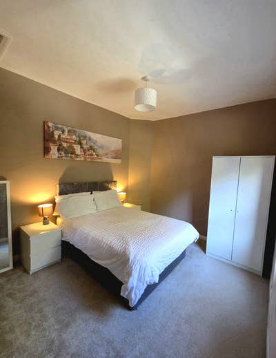2-Bed House, Near-Sole Use | Bills Inc | OL4 Main Photo