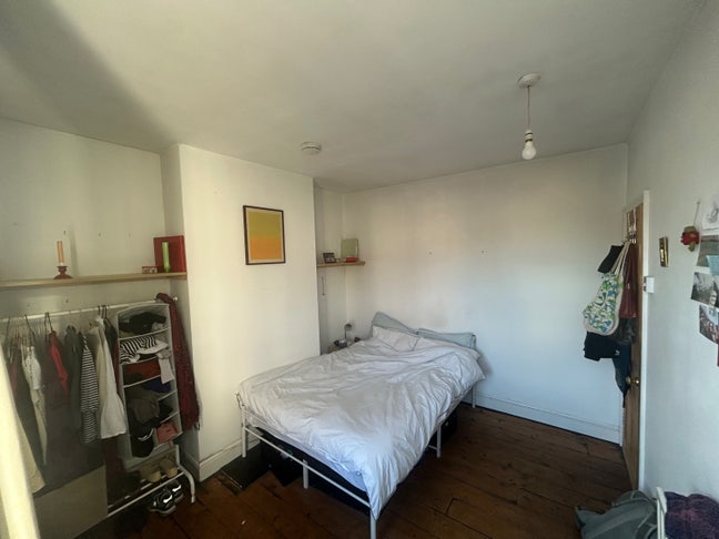 Bright Bedminster room Main Photo
