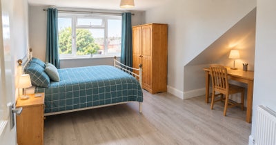 Beautiful Double Room near High Street Main Photo