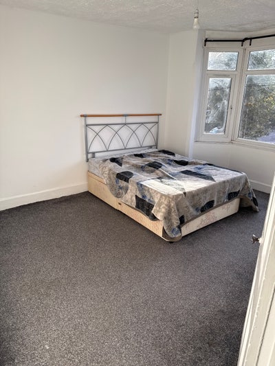 Room is available  Main Photo