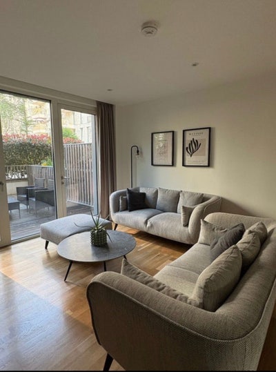 Massive ensuite double room in friendly townhouse Main Photo