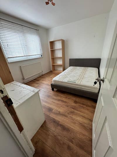 Lovely Double Bedroom in Whitechapel E1 Main Photo
