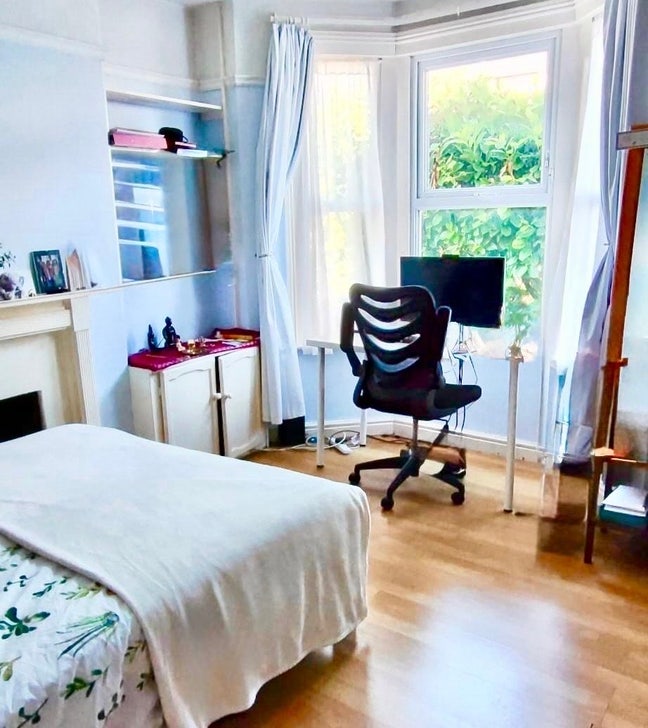 Calm & clean, central prof houseshare for 3 Main Photo