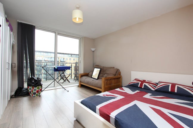 ⚓ Dockside Living, Redefined | Limehouse 3Bed Flat Main Photo