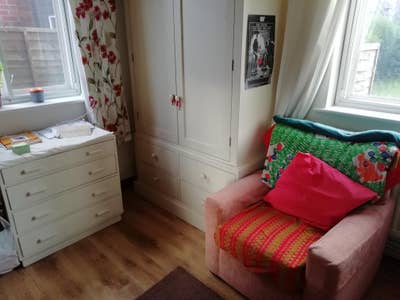 Downstairs double room, town centre, 21 Nov Main Photo