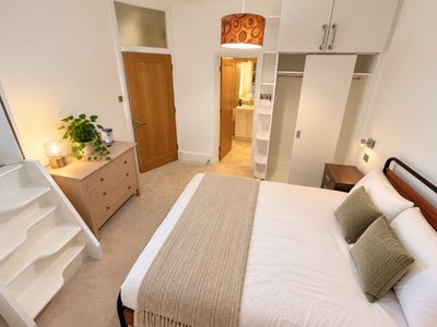 Refurbished Ensuite - Gorgeous Victorian Flat 🏠 Main Photo