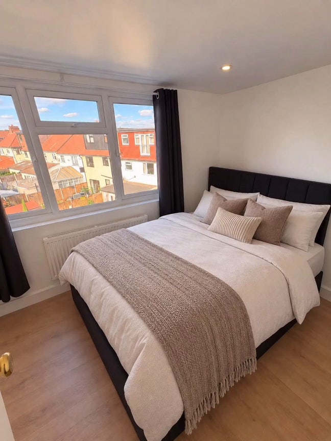Spacious Double Room in 4-Bed House – SE4 Main Photo