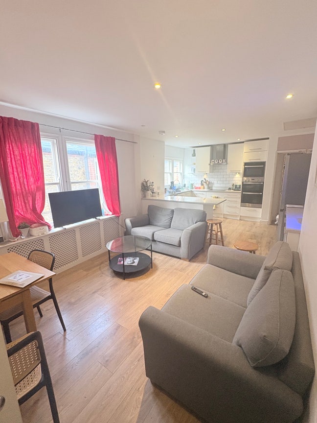 Double Room to Rent Nov/Dec - Clapham South Main Photo