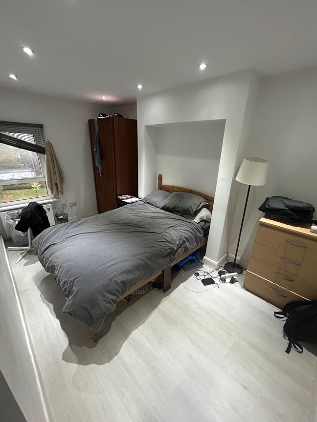 Crouch Hill room available in beautiful flat  Main Photo
