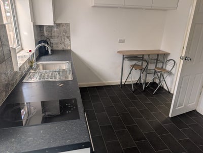 Studio with private garden - All Bills Included -  Main Photo