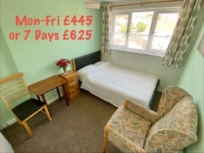 Quiet ensuite room, beach 100 yards, Preston Sands Main Photo