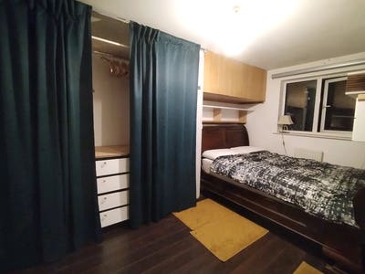 Large room in SE25  Main Photo