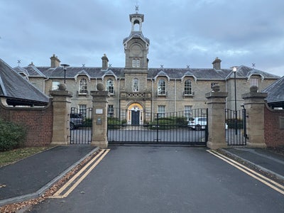 Room in Gated Estate - Gosforth  Main Photo
